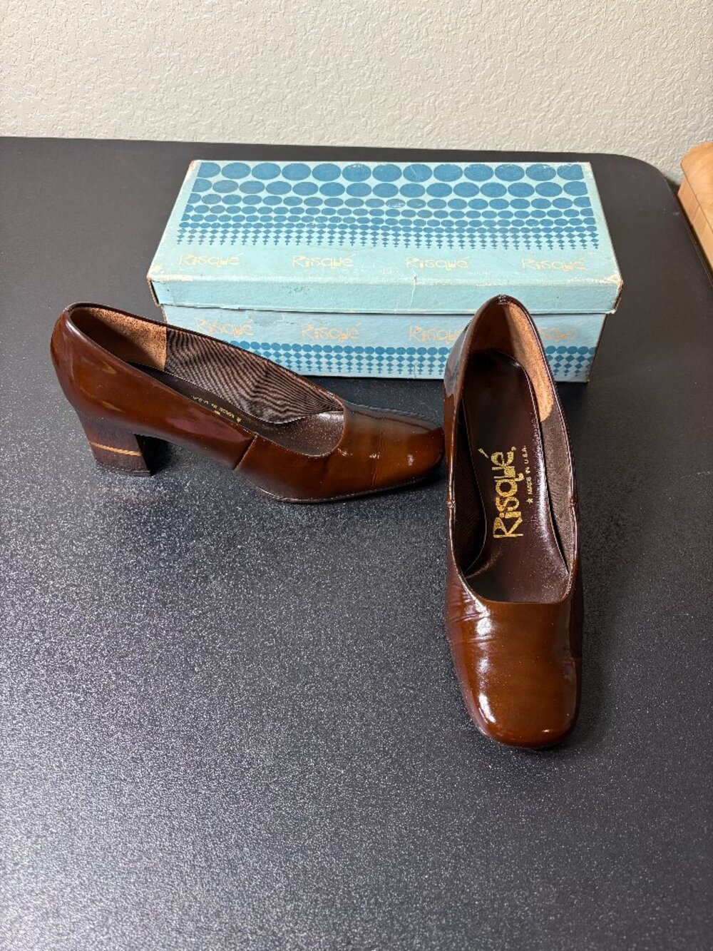 Vintage Mod Risqué Block Heeled Brown Patent Leather Shoes size 7.5 with Box